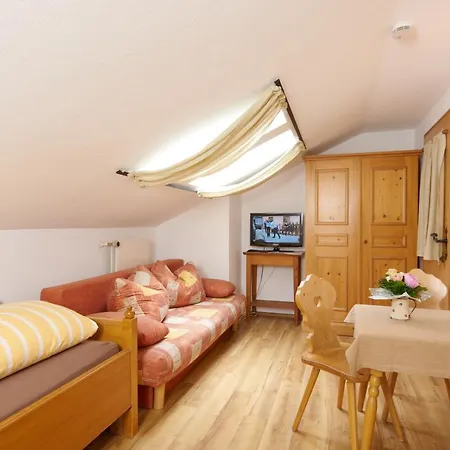 Alter Ziehbrunnen Guest house Bad Endorf